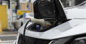 VÉHICULES ÉLECTRIQUES ET HYBRIDES